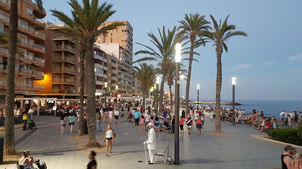 Apartamento Torrevieja Exterior photo
